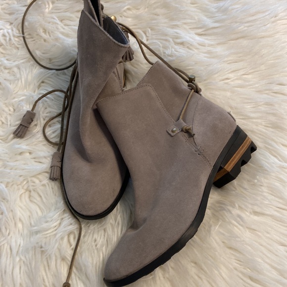 SOREL Boots size 9 BNWOT see pictures heel is 1 1/2” color gray leather upper - Picture 15 of 17